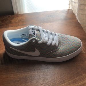 Nike Sb camouflage color size 6